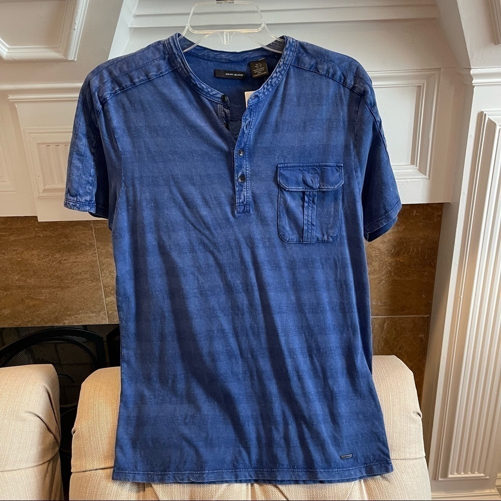 AK: NWT DKNY Mens Two tone Blue Striped Mock neck Short Sleeve Shirt Sz S